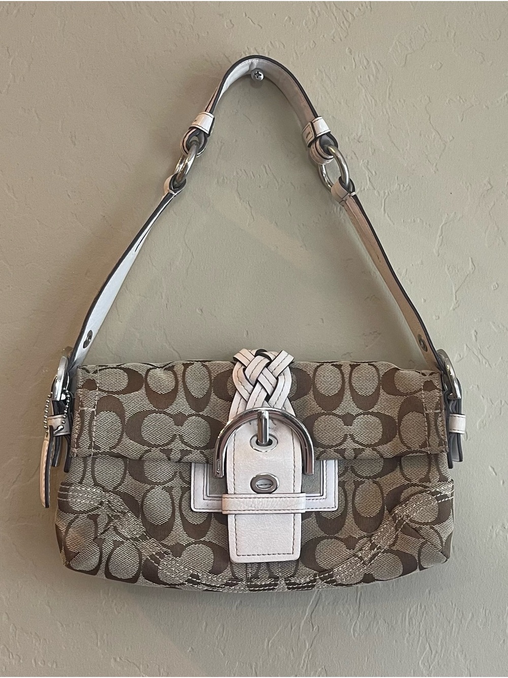 Small vintage coach Soho flap Shoulder Bag cream brown leather braided buckle